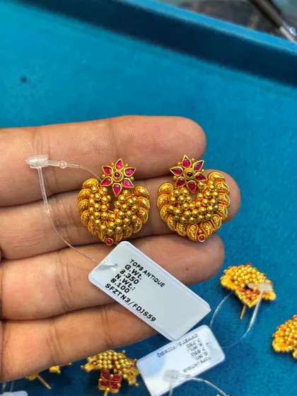 Gold ghungroo tops with red stones